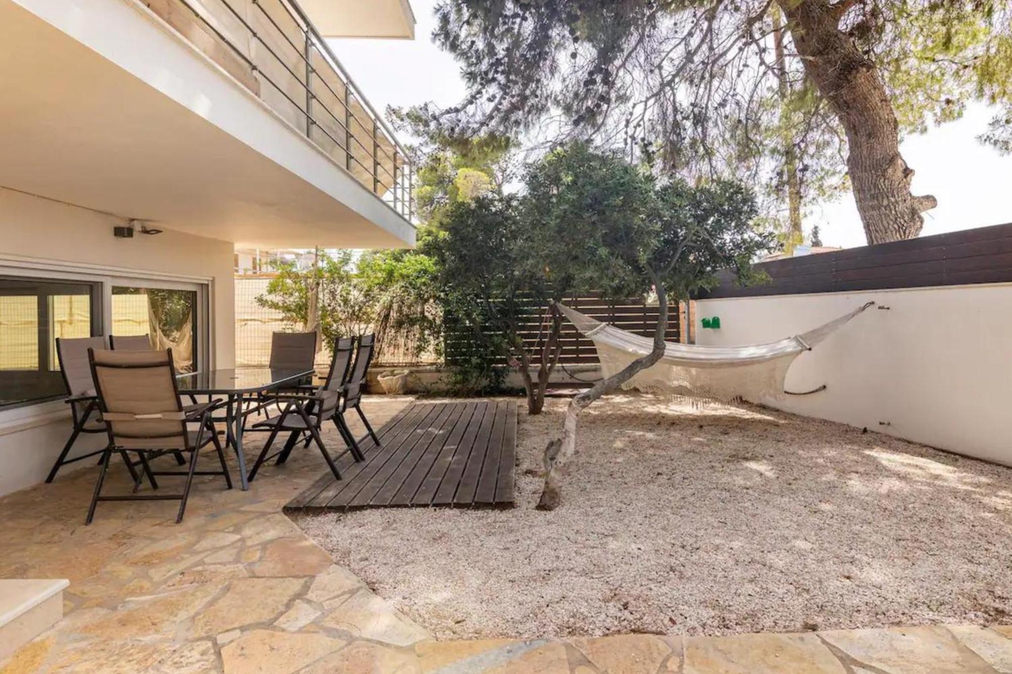 Rafia Loft With Nice Garden Right By The Beach Βίλα Λουτράκι Εξωτερικό φωτογραφία